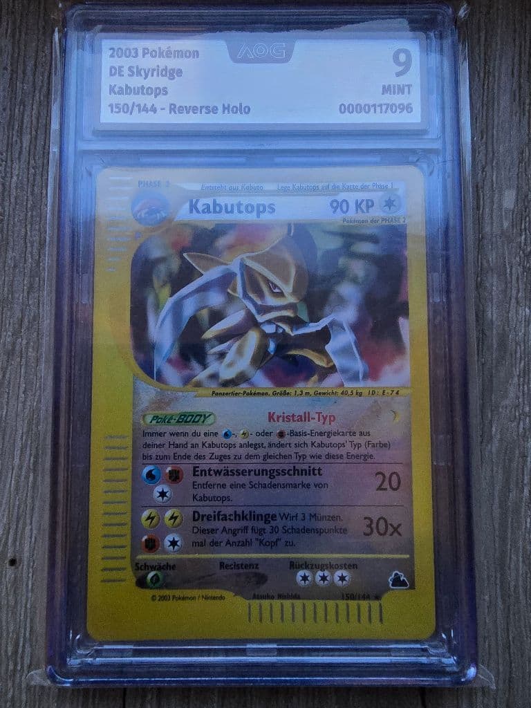 Kabutops 150/144 Skyridge trading card