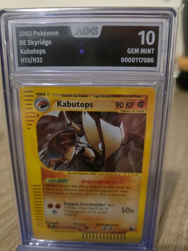 Kabutops H13/H32 Skyridge trading card
