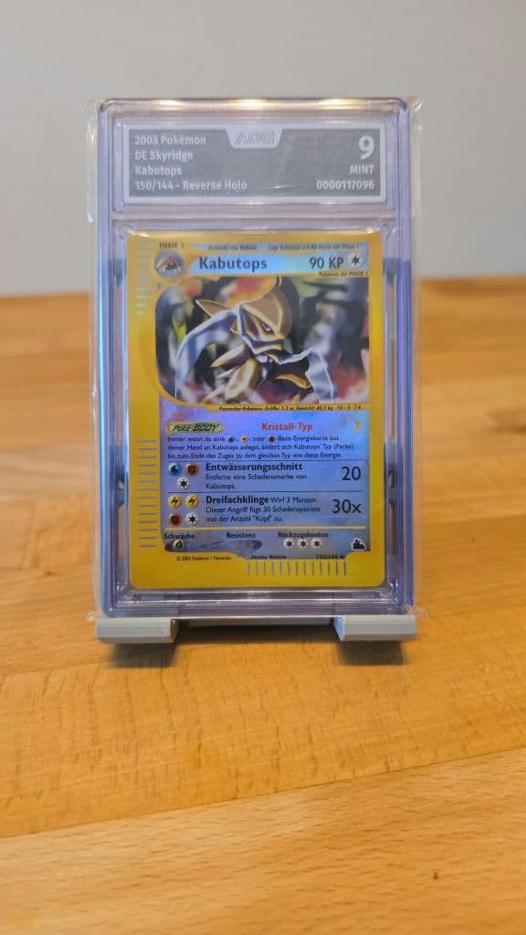 Kabutops 150/144 Skyridge trading card